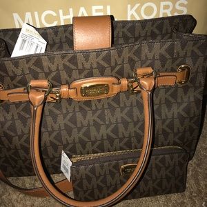 NWT Michael Kors Hamilton bag with wallet!!